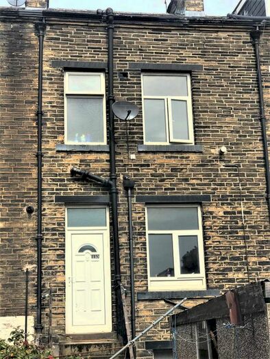 3 Bedroom Flat To Rent In Fagley Road, Undercliffe, BD2