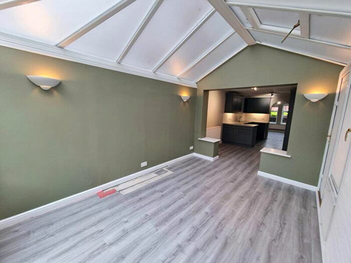 4 Bedroom Semi-Detached House To Rent In Kenny Drive, Carshalton, SM5