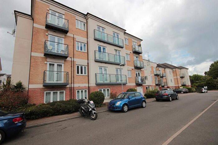 2 Bedroom Flat For Sale In Da Vinci Court, Cezanne Road, Watford, WD25