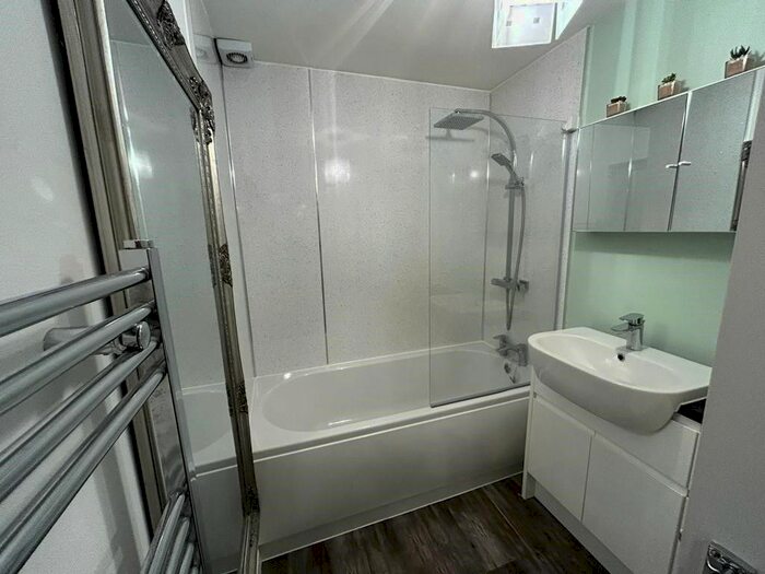 1 Bedroom Flat To Rent In Market Street, City Centre, Aberdeen, AB11