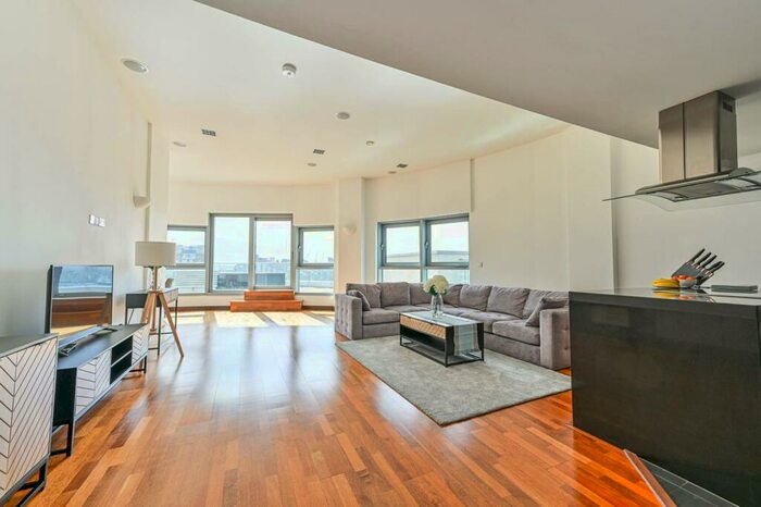 3 Bedroom Flat To Rent In Vicentia Court, Bridges Court Road, Battersea, London, SW11