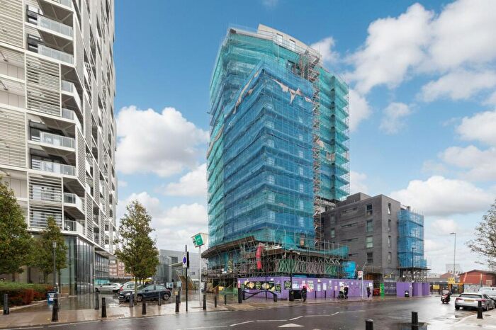 1 Bedroom Flat For Sale In Chrisp Street, Parkview Apartments, E14