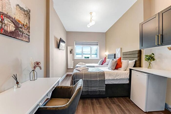 1 Bedroom Studio To Rent In High Road, Haringey, London, N15
