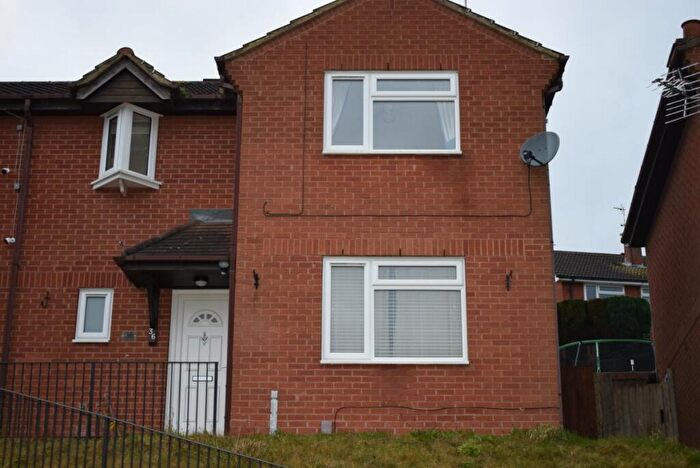 3 Bedroom Semi-Detached House To Rent In Vardon Close, ST16