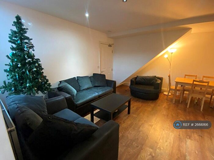 6 Bedroom Maisonette To Rent In Forsyth Road, Newcastle-Upon-Tyne, NE2