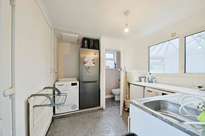 3 Bedroom Semi-Detached House For Sale In Wolfreton Lane, Willerby, Hull, HU10