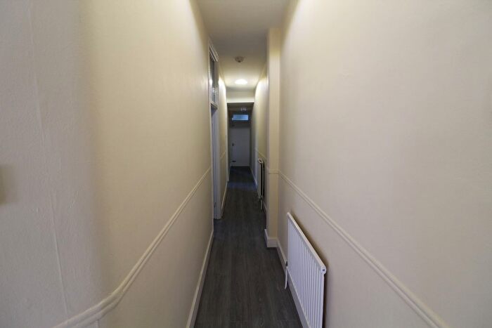 2 Bedroom Flat To Rent In Charlemont Road, London, E6