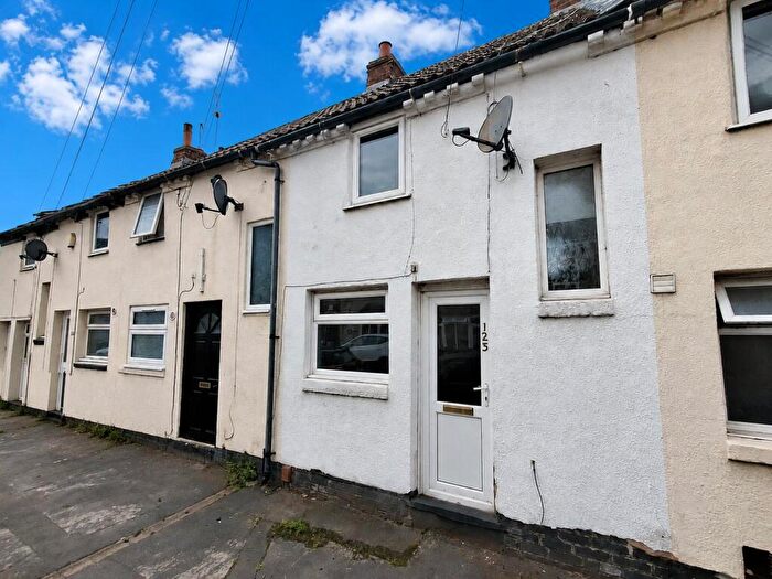 2 Bedroom Terraced House For Sale In Lea Street, Kidderminster, Worcestershire, DY10