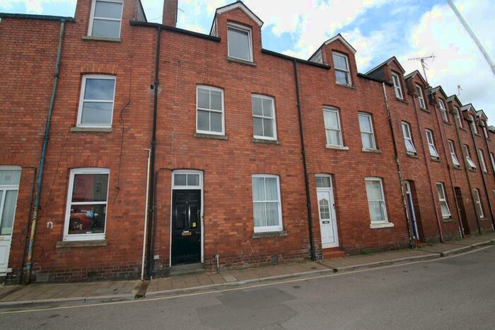 1 Bedroom Flat To Rent In Silver Street, Tiverton, EX16