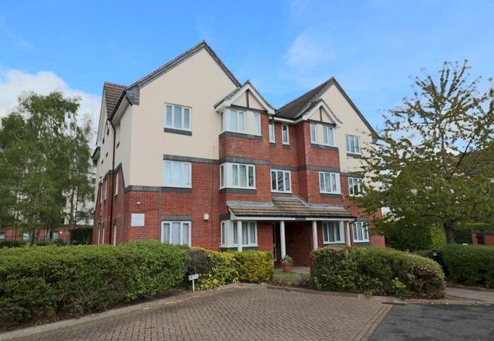 1 Bedroom Apartment To Rent In Mayfield Road, Hersham, Walton-on-Thames, KT12
