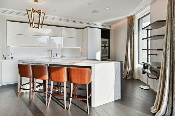 3 Bedroom Flat To Rent In Millbank, Riverwalk, SW1P