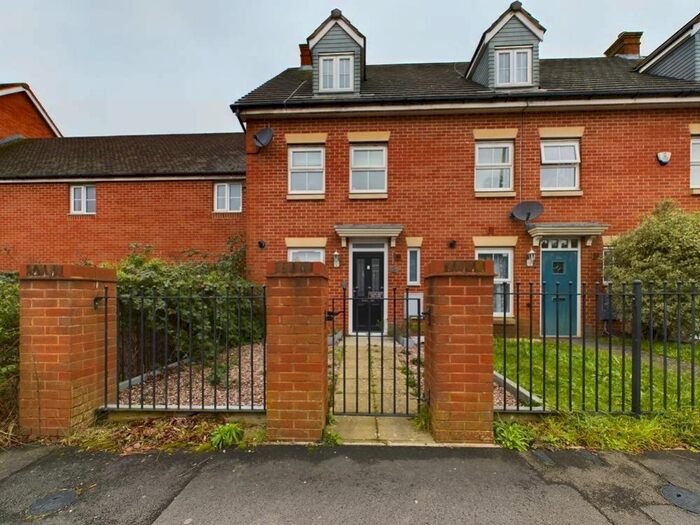 4 Bedroom Terraced House To Rent In Woodvale, Kingsway, GL2