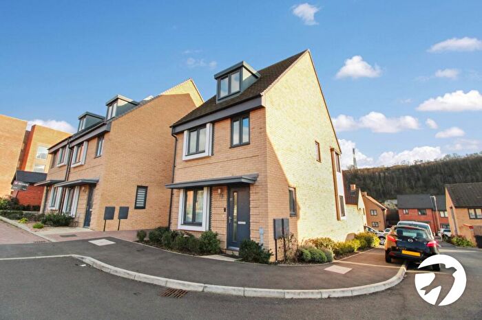 3 Bedroom Semi-Detached House To Rent In Castle Hill Drive, Ebbsfleet Valley, Swanscombe, Kent, DA10