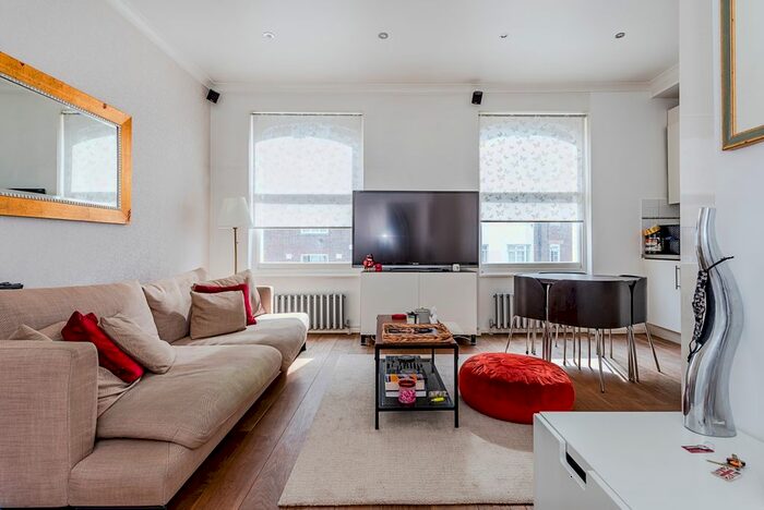 2 Bedroom Flat To Rent In Hatherley Grove, London, W2