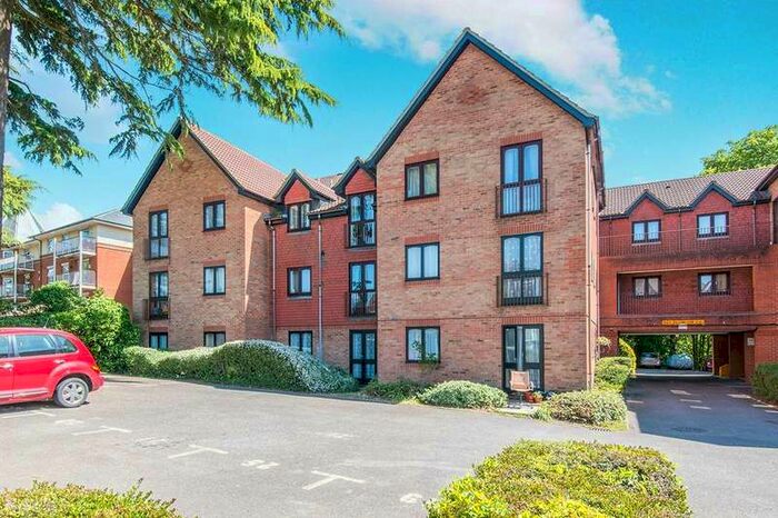 1 Bedroom Apartment To Rent In Hill Lane, Southampton, SO15