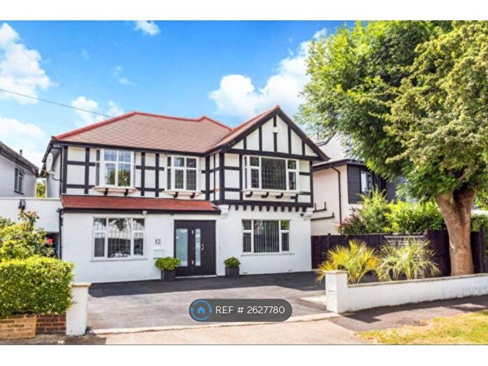 4 Bedroom Detached House To Rent In Derwent Avenue, London, SW15