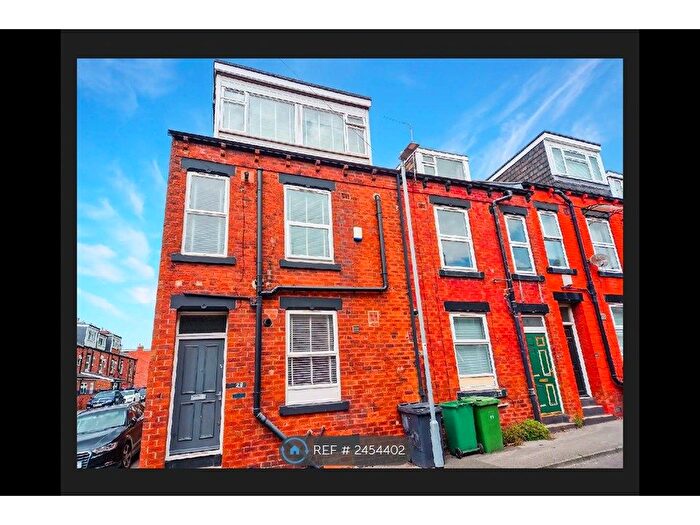 2 Bedroom End Of Terrace House To Rent In Leeds, Leeds, LS6