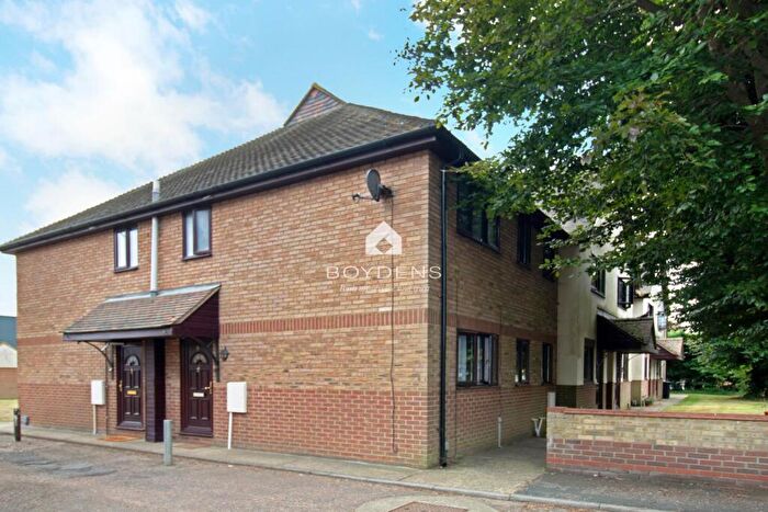 2 Bedroom Cluster House To Rent In Colchester, CO3