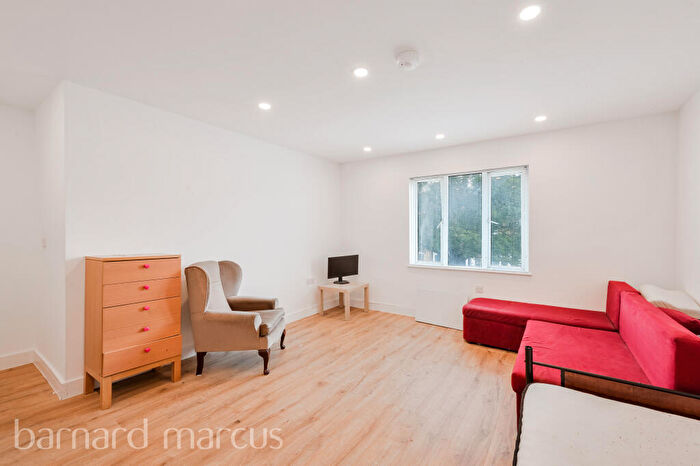 2 Bedroom Apartment To Rent In Gander Green Lane, Sutton, SM1