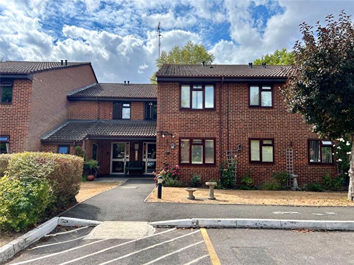 1 Bedroom Apartment For Sale In Tarragon Drive, Guildford, Surrey, GU2