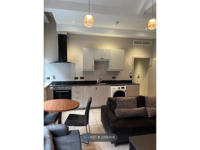 1 Bedroom Flat To Rent In Trafalgar House, Leeds, LS1