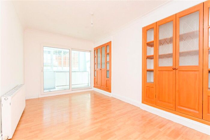 3 Bedroom Terraced House For Sale In Rochester Street, Chatham, Kent, ME4