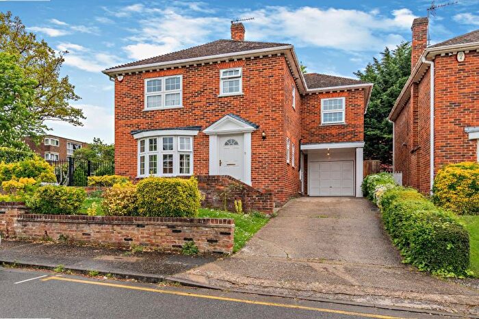 4 Bedroom Detached House To Rent In Greenheys Close, Northwood, HA6