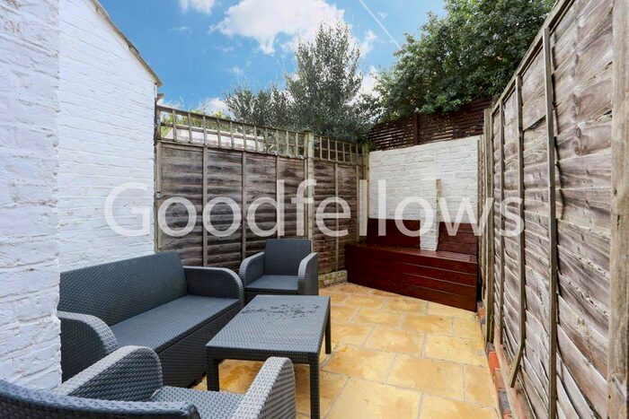 1 Bedroom Flat To Rent In Bendemeer Road, London, SW15