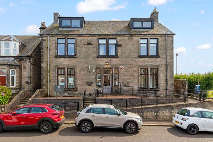 3 Bedroom Flat For Sale In Dewar Street, Dunfermline, KY12