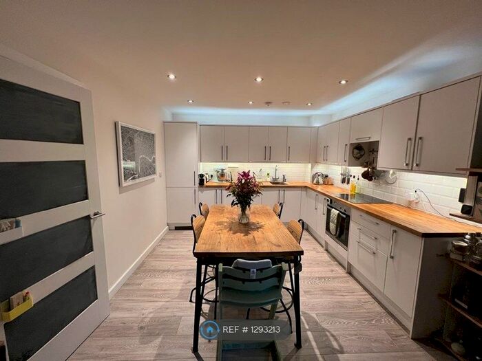 2 Bedroom Flat To Rent In Tower House, London SE13