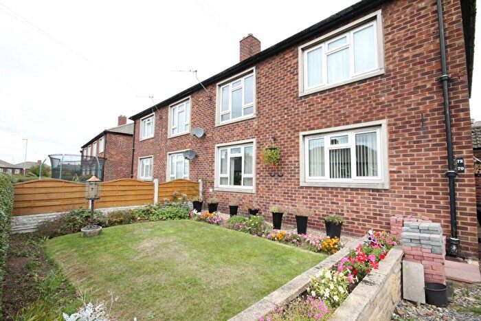 2 Bedroom Flat To Rent In Manor Crescent, Rothwell, Leeds, LS26