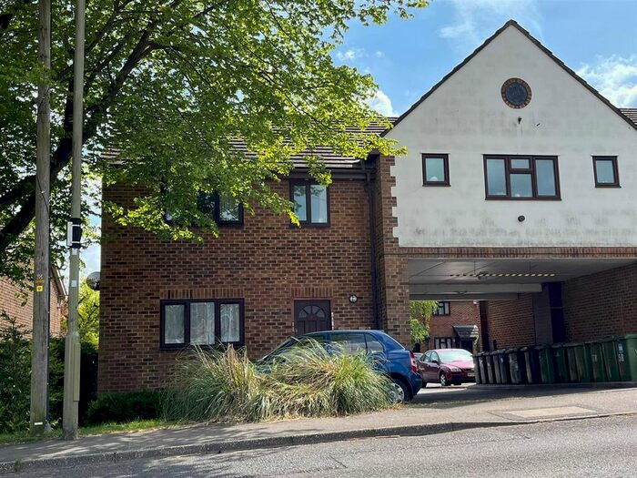 1 Bedroom Flat To Rent In Chalet Hill, Bordon, GU35