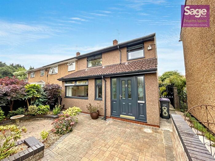 3 Bedroom End Of Terrace House For Sale In Plas-Ty-Coch, Oakfield, Cwmbran, NP44
