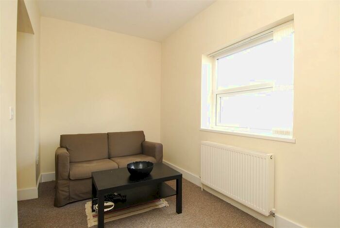 3 Bedroom Flat To Rent In Seaton Avenue, Mutley, Plymouth, PL4