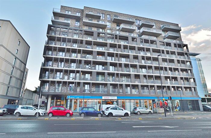 1 Bedroom Flat For Sale In Windsor Road, Slough, SL1