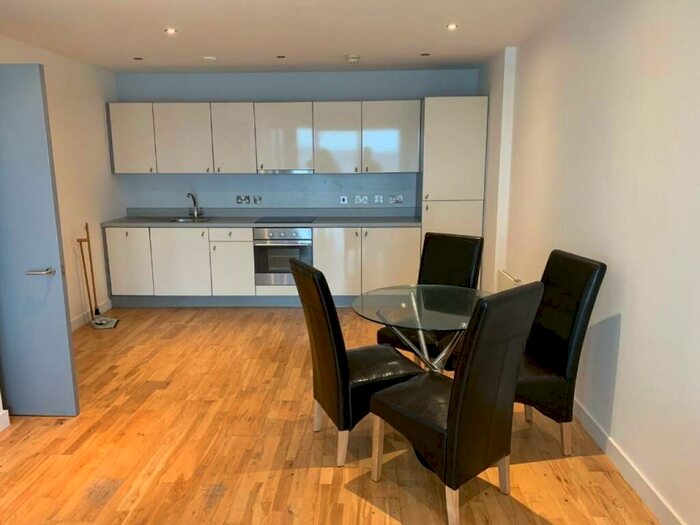 1 Bedroom Apartment For Sale In Alexandra Tower, Princes Parade, Liverpool, Merseyside, L3