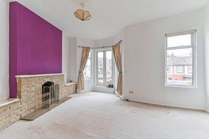 2 Bedroom Flat To Rent In Westcote Road, Streatham, London, SW16