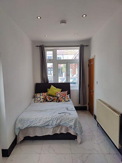 1 Bedroom Studio To Rent In Edgehill Road, Mitcham, CR4