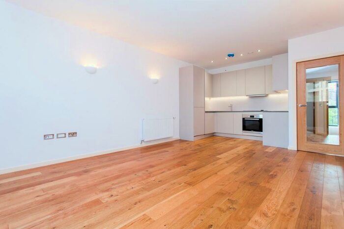 2 Bedroom Apartment To Rent In Camberwell New Road, London, SE5