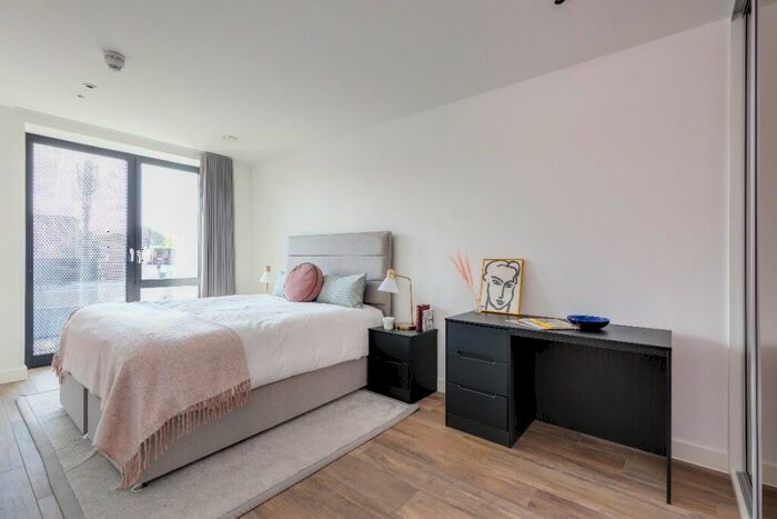 2 Bedroom Flat To Rent In Three Colts Lane, London, E2