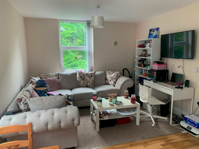 1 Bedroom Apartment To Rent In Newton Road, Leeds, West Yorkshire, LS7