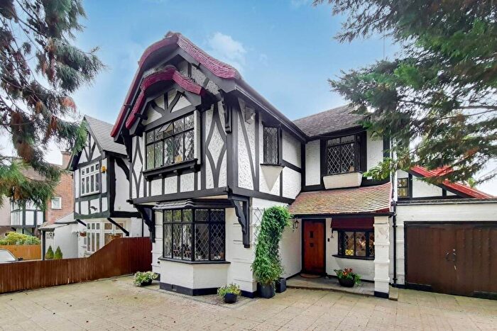 4 Bedroom Detached House To Rent In Canons Drive, Edgware, HA8