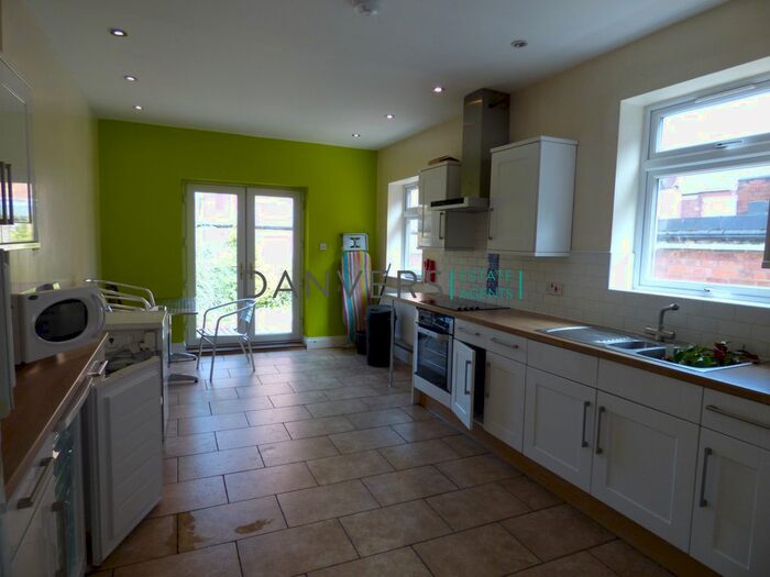 5 Bedroom Terraced House To Rent In Imperial Avenue, Leicester LE3