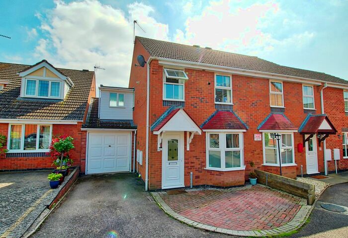 3 Bedroom Terraced House For Sale In Chestnut Close, Lower Moor, Pershore, WR10