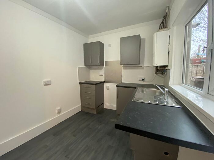2 Bedroom End Of Terrace House To Rent In Chanterlands Avenue, Hull, HU5