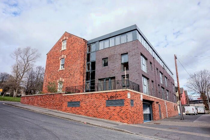 1 Bedroom Apartment To Rent In Hanover Square, Leeds, West Yorkshire, LS3