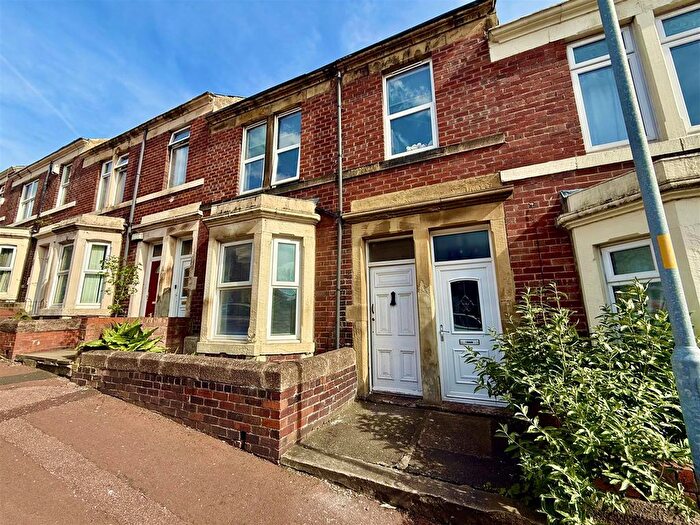 2 Bedroom Flat For Sale In Faraday Grove, Gateshead, NE8