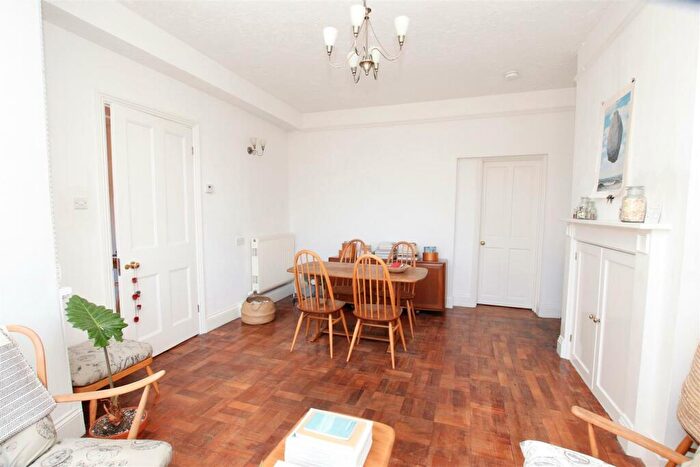 1 Bedroom Apartment For Sale In Leigh Road, Wimborne, BH21