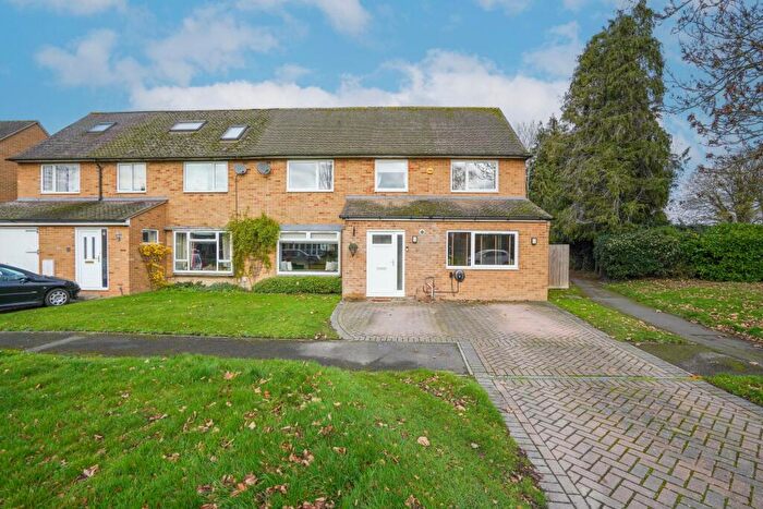 4 Bedroom Semi Detached House For Sale In Foliat Close, Wantage, OX12