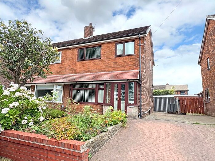 3 Bedroom Semi-Detached House For Sale In Sycamore Avenue, Heywood, Greater Manchester, OL10